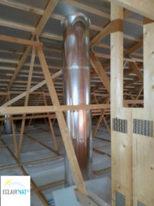 Les tubes de lumière LUMI-R dans les combles pour sortir dans le plafond diffuseur d'air filtré