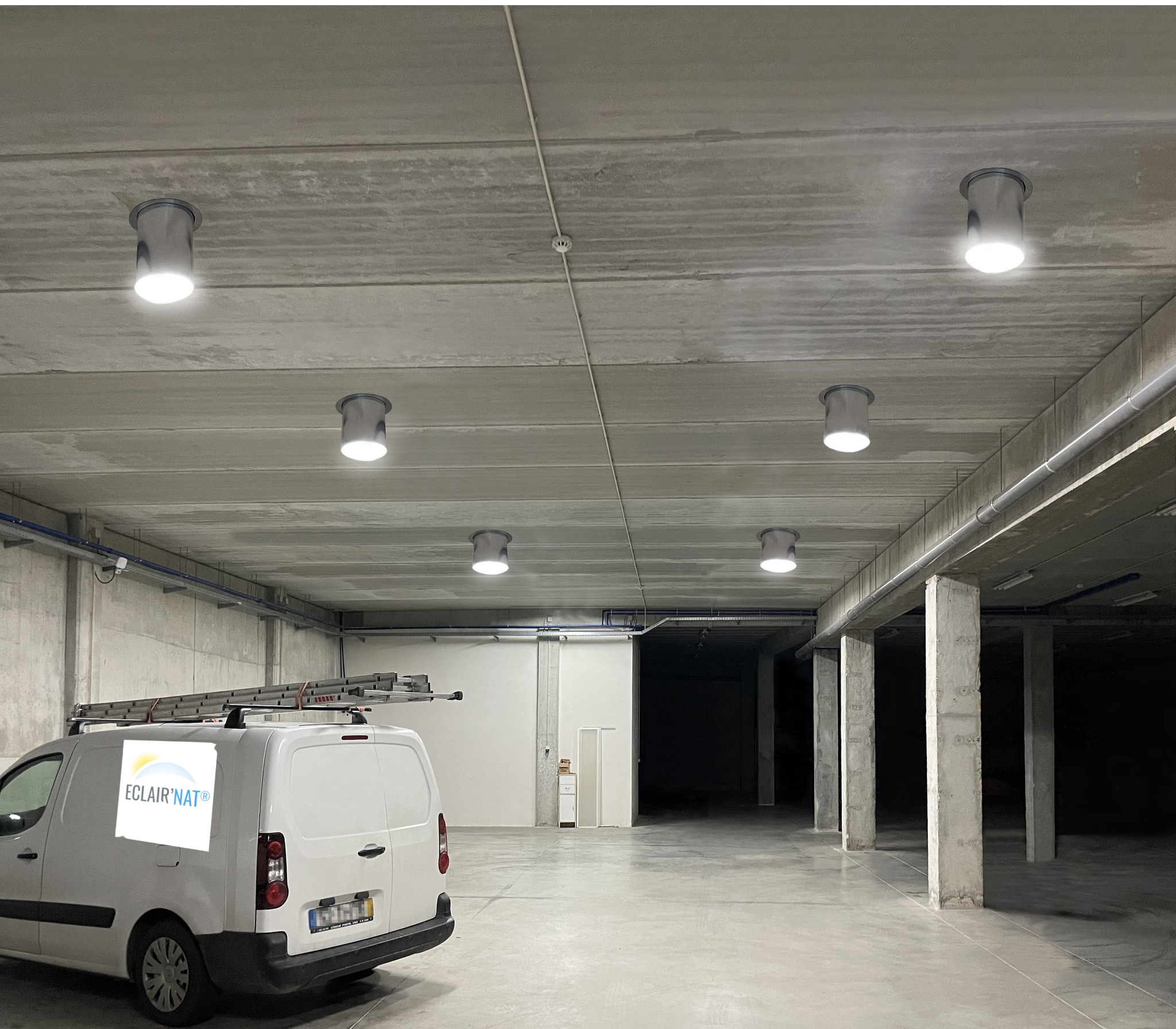 PARKING SOUS TERRAIN ECLAIRE GRATUITEMENT