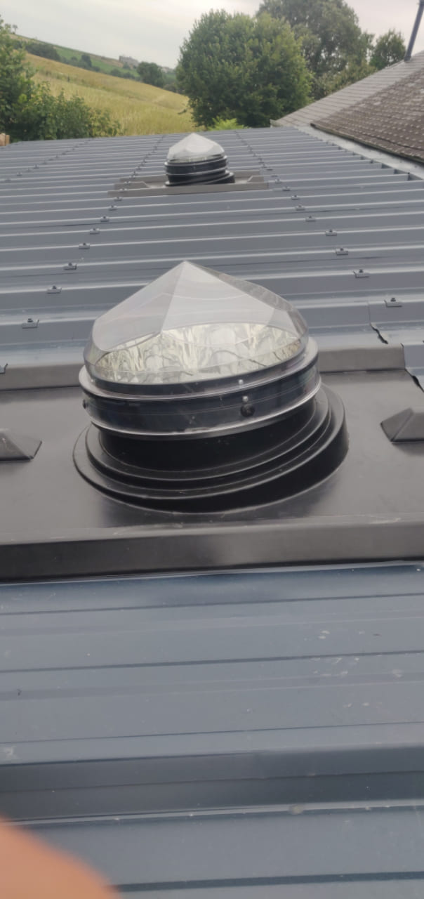 Puits de lumière sur bac acier Chantier d